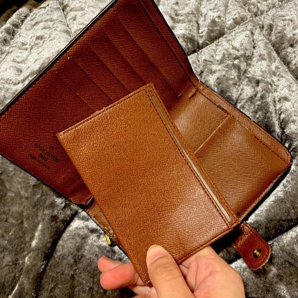 Louis Vuitton Wallet - Picture 7 of 7